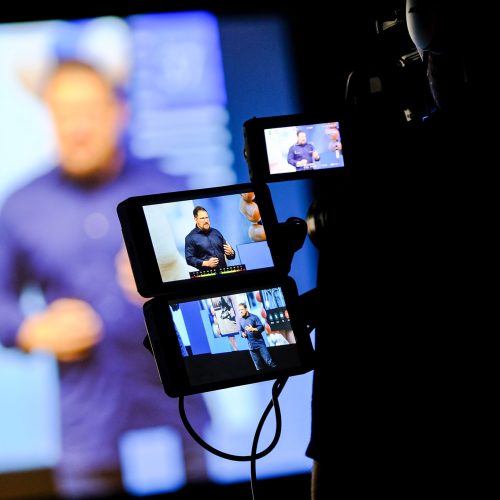 IFA 2019 
- Qualcomm Keynote -
Cristiano Amon, Präsident Qualcomm, "5G ist da. Willkommen im Zeitalter der Erfindungen."

IFA 2019 
- Qualcomm Keynote -
Cristiano Amon, President Qualcomm, "5G is here. Welcome to the Invention Age."