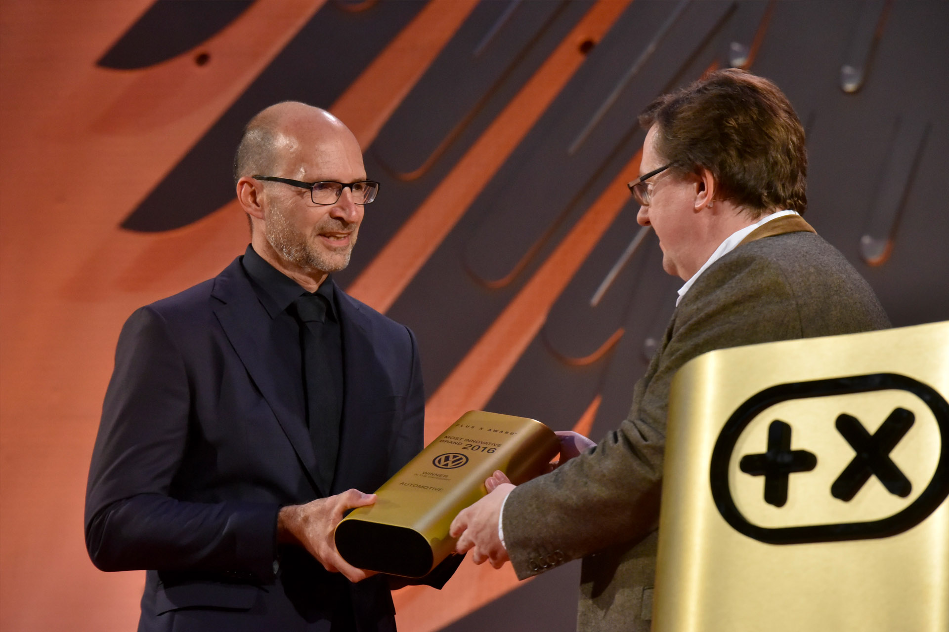 Überreichung des Most Innovative Brand an Klaus Bischoff, Volkswagen